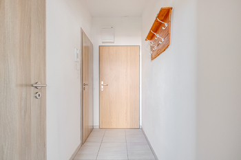 Prodej bytu 1+kk v osobním vlastnictví 23 m², Praha 10 - Uhříněves