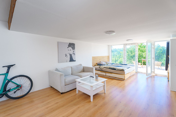 Prodej pozemku 1884 m², Mirošovice