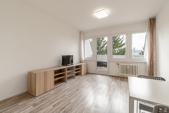 Pronájem bytu 1+kk v družstevním vlastnictví 37 m², Praha 4 - Podolí