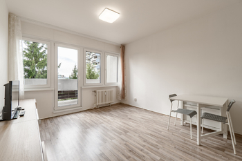 Pronájem bytu 1+kk v družstevním vlastnictví 37 m², Praha 4 - Podolí