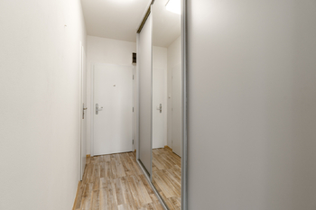 Pronájem bytu 1+kk v družstevním vlastnictví 37 m², Praha 4 - Podolí