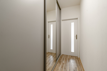 Pronájem bytu 1+kk v družstevním vlastnictví 37 m², Praha 4 - Podolí