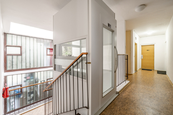 Pronájem bytu 1+kk v družstevním vlastnictví 37 m², Praha 4 - Podolí