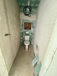 Přízemí samostatné WC. - Prodej domu 188 m², Strunkovice nad Blanicí