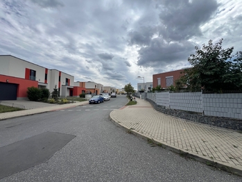Pronájem bytu 1+kk v osobním vlastnictví 42 m², Chýně