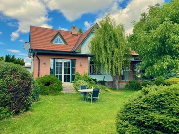 Vzrostlá zahrada - Prodej domu 208 m², Vyžlovka