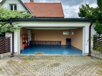 Dvougaráž - Prodej domu 208 m², Vyžlovka