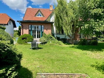Vzrostlá zahrada - Prodej domu 208 m², Vyžlovka