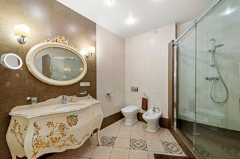 Prodej bytu 4+kk v osobním vlastnictví 377 m², Praha 5 - Smíchov