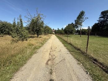 Prodej pozemku 9533 m², Druztová