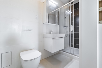 Pronájem bytu 4+kk v osobním vlastnictví 4423 m², Praha 10 - Dolní Měcholupy