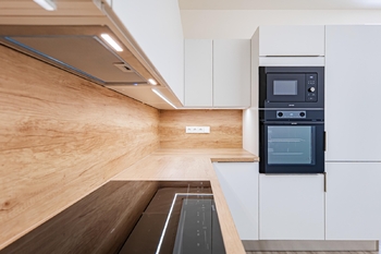Pronájem bytu 4+kk v osobním vlastnictví 4423 m², Praha 10 - Dolní Měcholupy