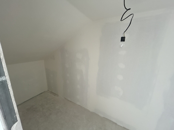 Šatna aktuální stav - Prodej domu 157 m², Měnín