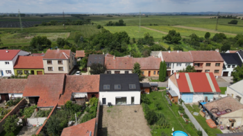 Pohled ze zahrady - Prodej domu 157 m², Měnín 