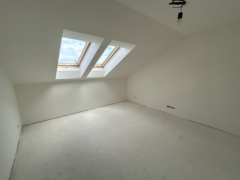 Pokoj aktuální stav - Prodej domu 182 m², Měnín