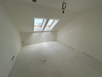 Pokoj aktuální stav - Prodej domu 182 m², Měnín
