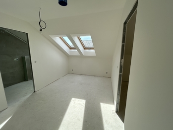 Ložnice aktuální stav - Prodej domu 182 m², Měnín