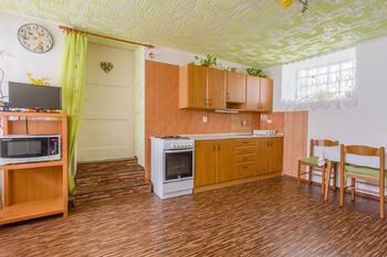 Pronájem domu 240 m², Blučina