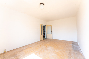 2. Obývací pokoj - Prodej bytu 1+1 v osobním vlastnictví 38 m², Frýdek-Místek