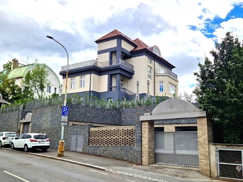 Pronájem domu 676 m², Praha 4 - Braník