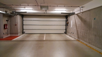 výjezdové/příjezdové vrata - Prodej garáže 12 m², Praha 10 - Štěrboholy