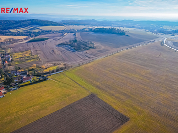 Prodej pozemku 3739 m², Bukovany
