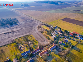 Prodej pozemku 3739 m², Bukovany