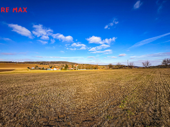 Prodej pozemku 3739 m², Bukovany
