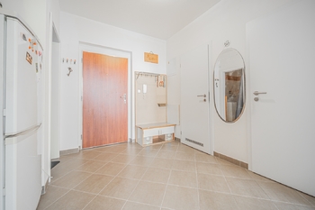 Prodej bytu 2+kk v osobním vlastnictví 67 m², Praha 5 - Zličín