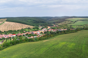 Prodej pozemku 5542 m², Lovčice
