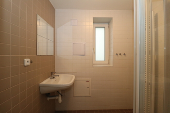 Koupelna - Pronájem bytu 2+kk v osobním vlastnictví 50 m², Praha 4 - Nusle