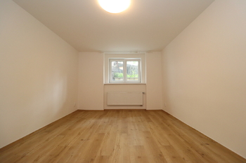 Obývací pokoj - Pronájem bytu 2+kk v osobním vlastnictví 50 m², Praha 4 - Nusle