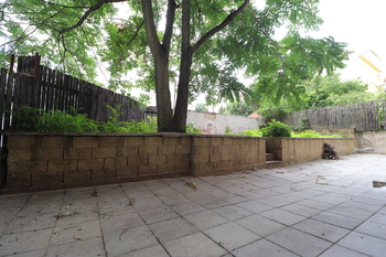 Dvůr - Pronájem bytu 2+kk v osobním vlastnictví 50 m², Praha 4 - Nusle