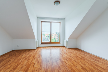 Pronájem bytu 2+kk v osobním vlastnictví 83 m², Praha 8 - Dolní Chabry