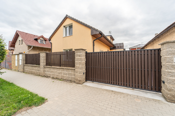 Prodej domu 152 m², Břežany II