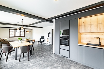 Moderní kuchyně. - Prodej domu 184 m², Jindřichův Hradec