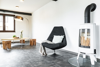 Obytný prostor + detail kamen. - Prodej domu 184 m², Jindřichův Hradec