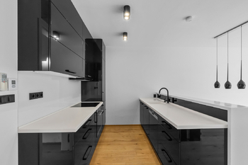 Prodej bytu 5+kk v osobním vlastnictví 172 m², Praha 5 - Smíchov