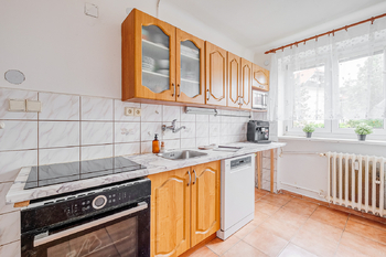 Prodej bytu 3+1 v osobním vlastnictví 86 m², Praha 6 - Liboc