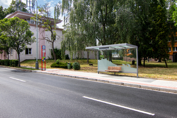 kousek od domu je zastávka autobusu - Prodej domu 191 m², Praha 8 - Ďáblice