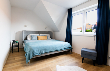 ložnice rodičů - Prodej domu 191 m², Praha 8 - Ďáblice