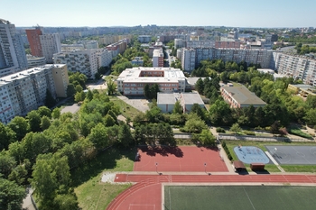 sportovní hřiště - Prodej bytu 3+1 v osobním vlastnictví 81 m², Praha 5 - Stodůlky