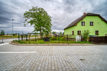 Prodej pozemku 117 m², Káraný