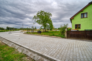 Prodej pozemku 117 m², Káraný