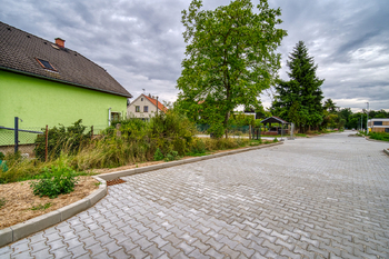 Prodej pozemku 117 m², Káraný