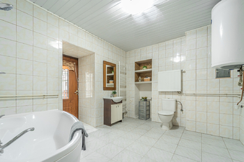 Koupelna - Prodej chaty / chalupy 199 m², Vraný