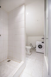 koupelna 2.NP - Pronájem domu 205 m², Nový Malín