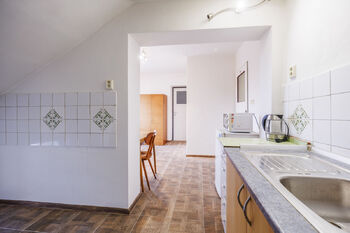 kuchyň 2.NP - Pronájem domu 205 m², Nový Malín