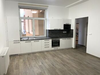 Pronájem bytu 2+kk v osobním vlastnictví 80 m², Plzeň