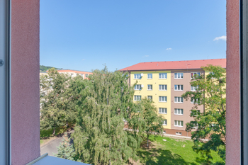 Pohled z kuchyně - Prodej bytu 2+1 v družstevním vlastnictví 54 m², Most